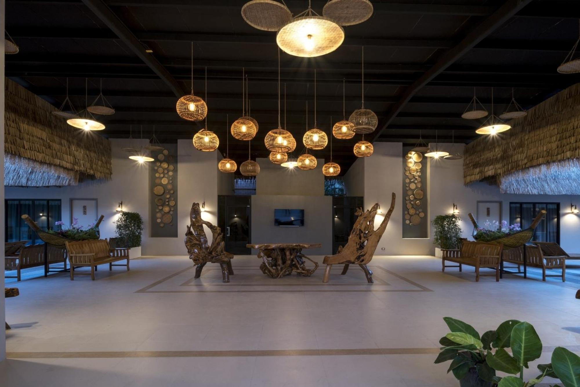 Ozone Villa Phuket Pa Khlok Exterior photo