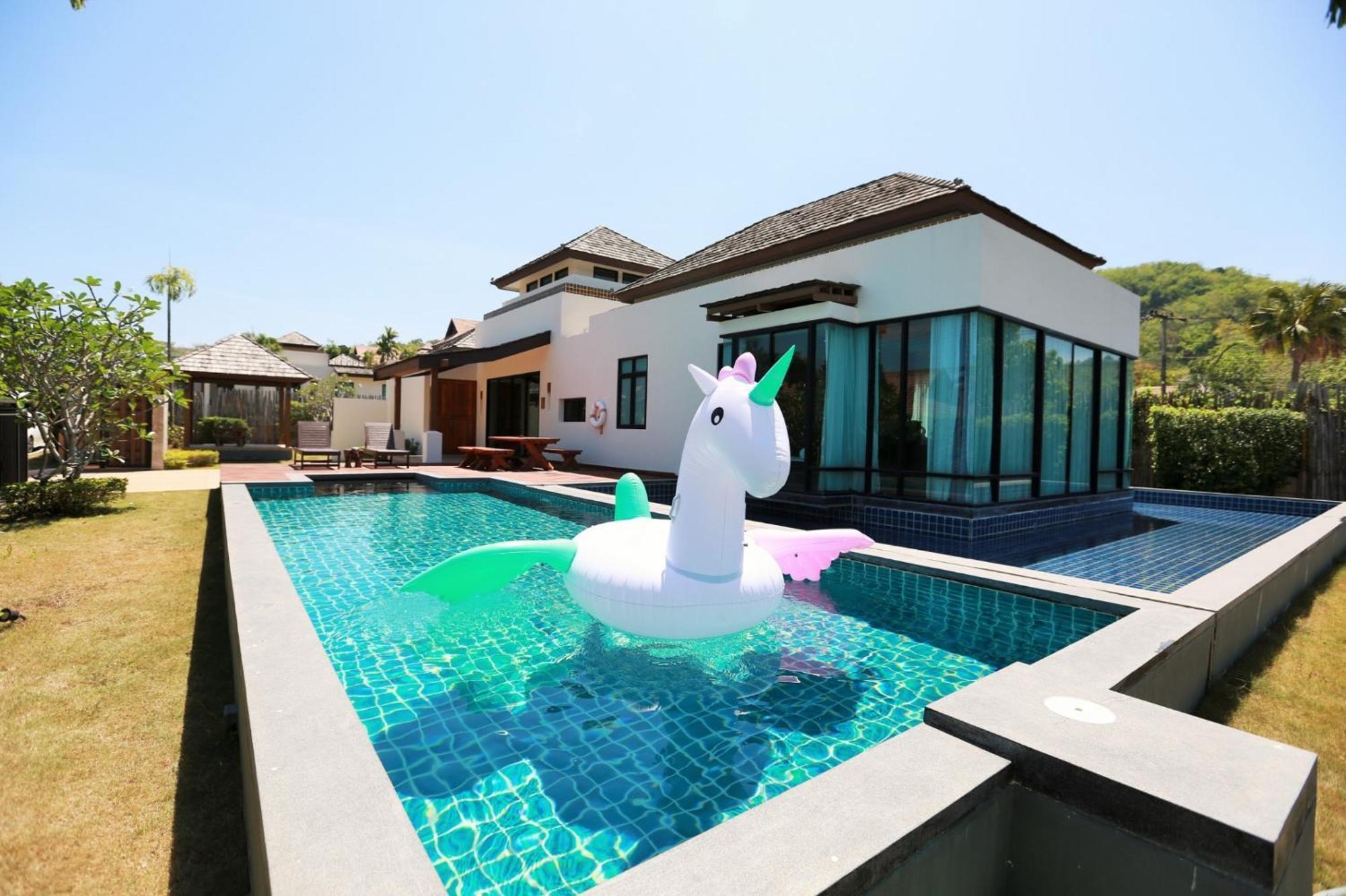Ozone Villa Phuket Pa Khlok Exterior photo